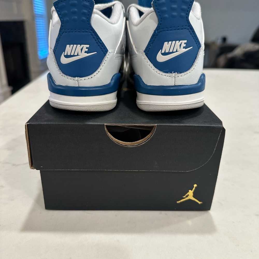 Jordan Retro 4 Military Blue - Picture 4 of 10